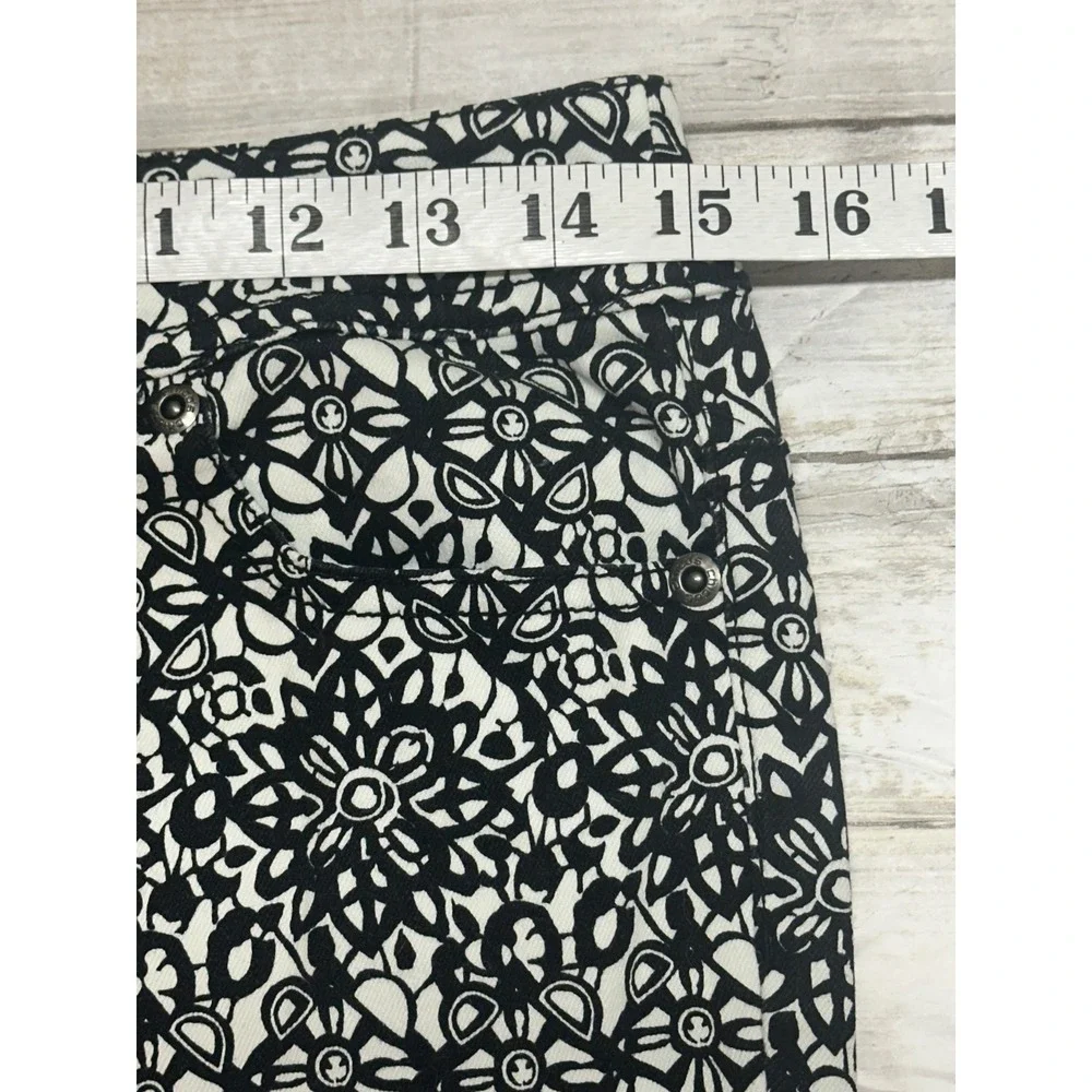 Chicos Ankle Pants Black White‎ Floral Print Size 0(U.S. 4)Stretch EUC
